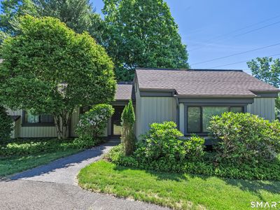 912 Heritage Village #B