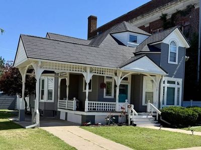 Property at 108 E 6th St, Beardstown, IL