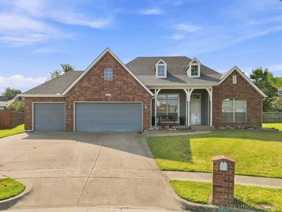 1601 W Waco St