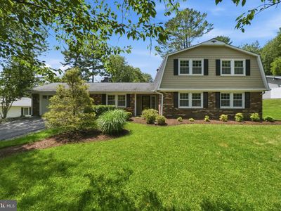 14005 Bethpage Ln