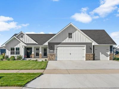 2063 Sandstone Loop N