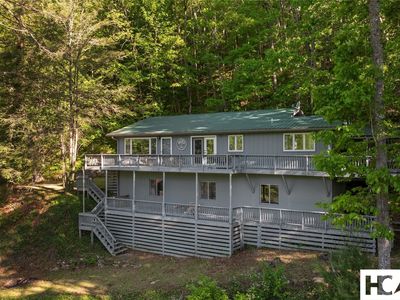 233 Strawberry Hill Road