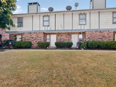 2105 W Walnut St #A-b
