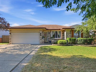 12982 Canterbury Dr