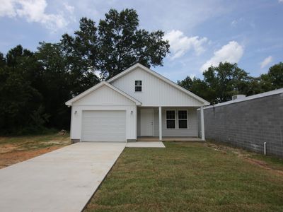 612 N Main St