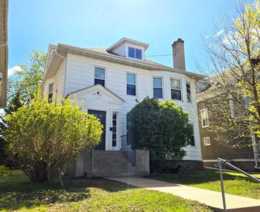 2215 Pleasant Ave