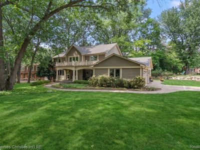 945 Peach Blossom Ct