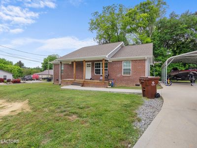 320 W Walnut St