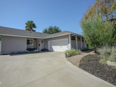 7643 Encino Ave