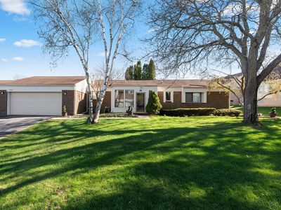 5327 Fairway Ct