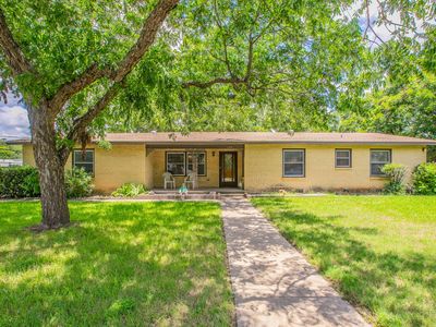 137 Taos Dr