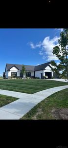 184 Queens Creek Dr W