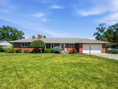 728 W Circle Dr