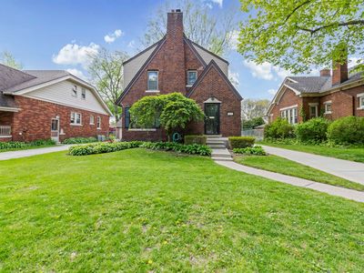 847 University Pl