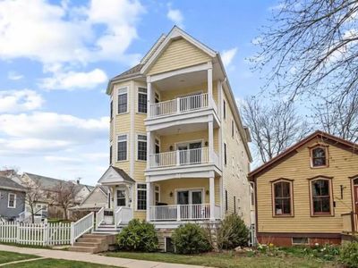 224 East Lloyd STREET
