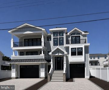 309 W 16th St