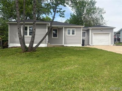 385 Annie Ave