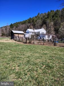 8124 Thorn Creek Rd