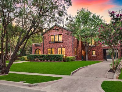 2127 Pembroke Dr