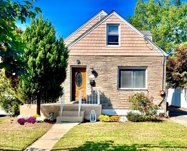 Property at 207 Wellington Road S, Garden City South, NY