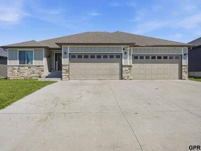 512 Waterside Way