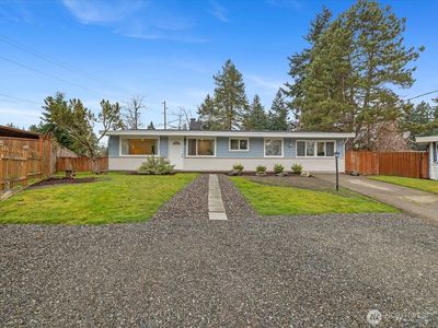 1615 N 196th Place