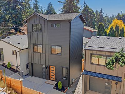 14321 Interlake Avenue N #B