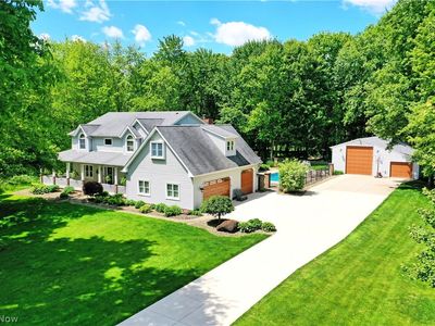 6752 Brookhollow Dr