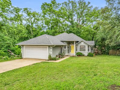 212 Apache Dr