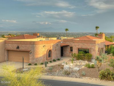 4473 N Plaza De Toros