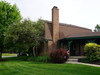 4544 Sandringham Dr