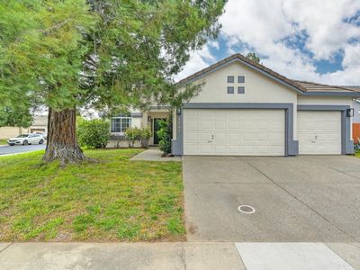 4401 Castle Grove Way