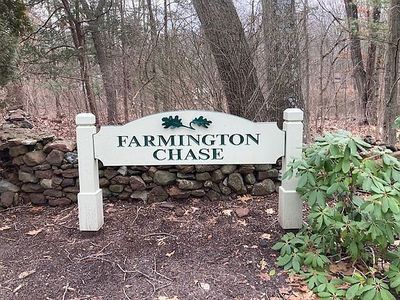 37 Farmington Chase Cres