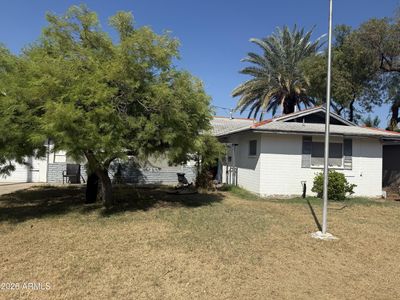 7102 N 17TH Drive