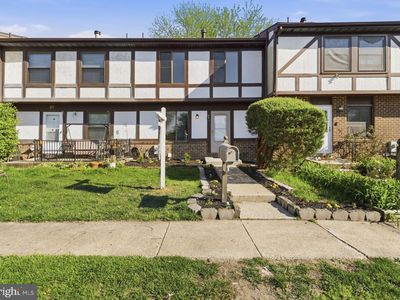 25 Bourbon Ct