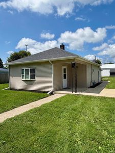 153 N East St