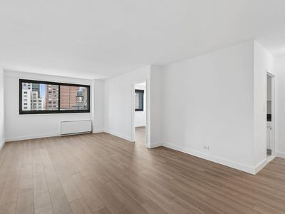 1725 York Ave APT 17G
