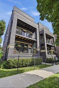 2122 W Crystal St #3E