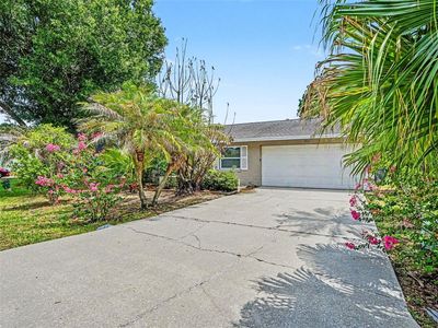406 Lake Daisy Dr