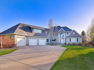 738 Vineyard Cir