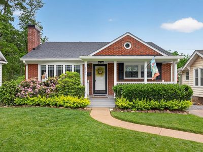 411 Oakridge Blvd