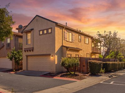 843 E Orchid Ln