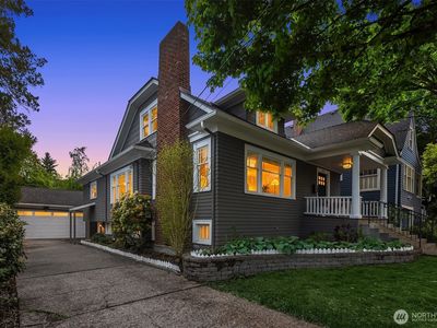 2217 E Louisa Street