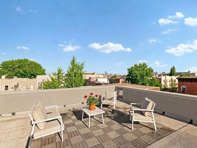 444 17th St APT 3C