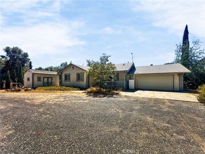 866 W Sandra Ln