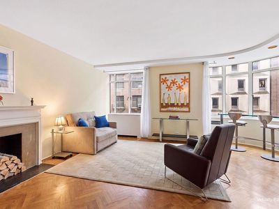 24 W 55th St APT 6C