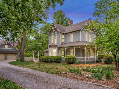 309 E 4th St