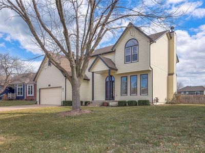 Property at 4109 SW Leeward Dr, Lees Summit, MO