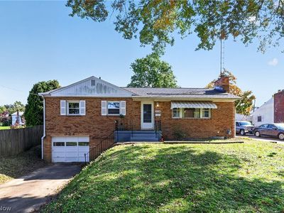 324 Parkway Blvd