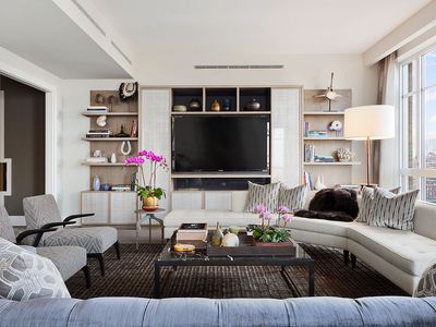 200 E 90th St APT 18B